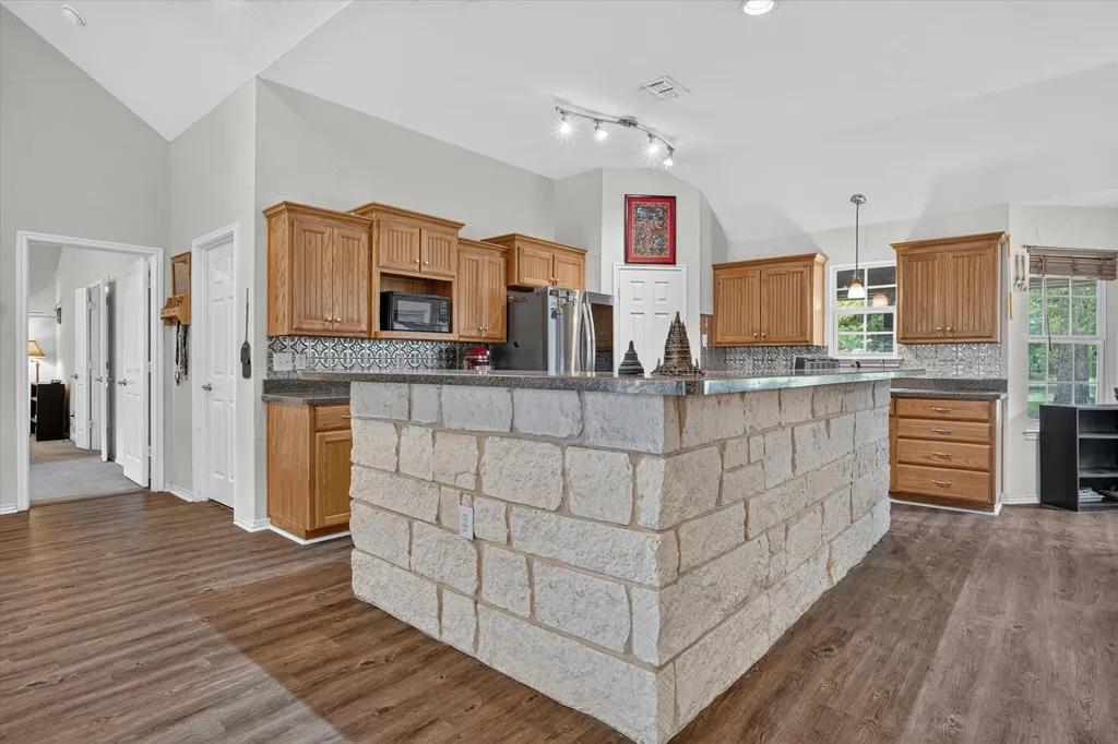 1654 Ranger Highway Weatherford TX 76088