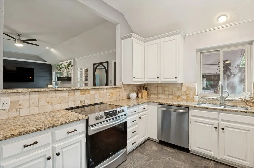 4404 Oak Brook Court Arlington TX 76016