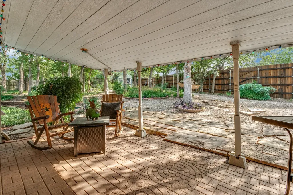 4404 Oak Brook Court Arlington TX 76016