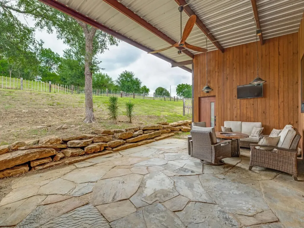 1746 S Fm 372 Gainesville TX 76240