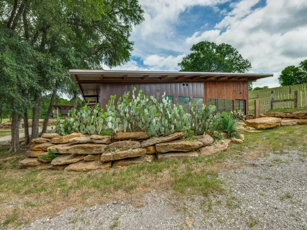 1746 S Fm 372 Gainesville TX 76240