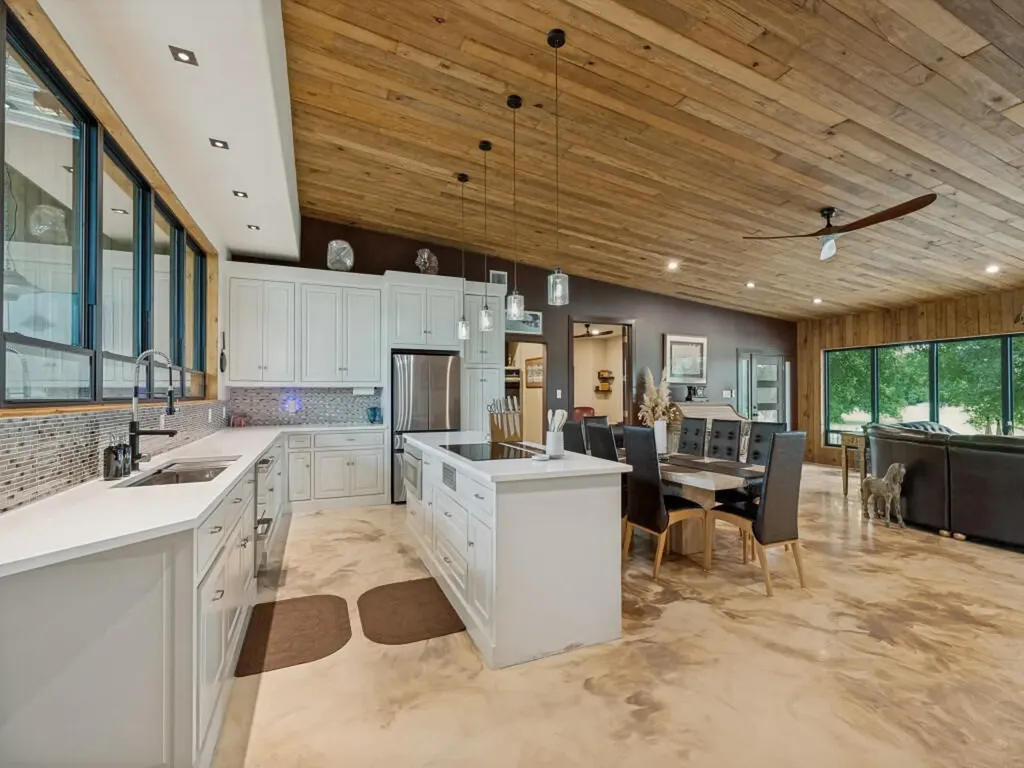 1746 S Fm 372 Gainesville TX 76240