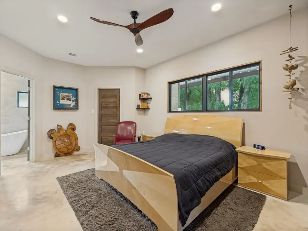 1746 S Fm 372 Gainesville TX 76240