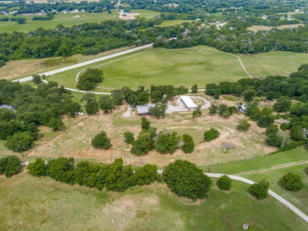 1746 S Fm 372 Gainesville TX 76240