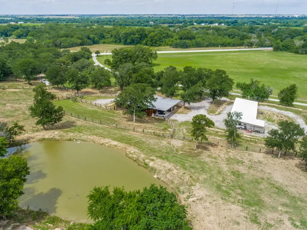 1746 S Fm 372 Gainesville TX 76240
