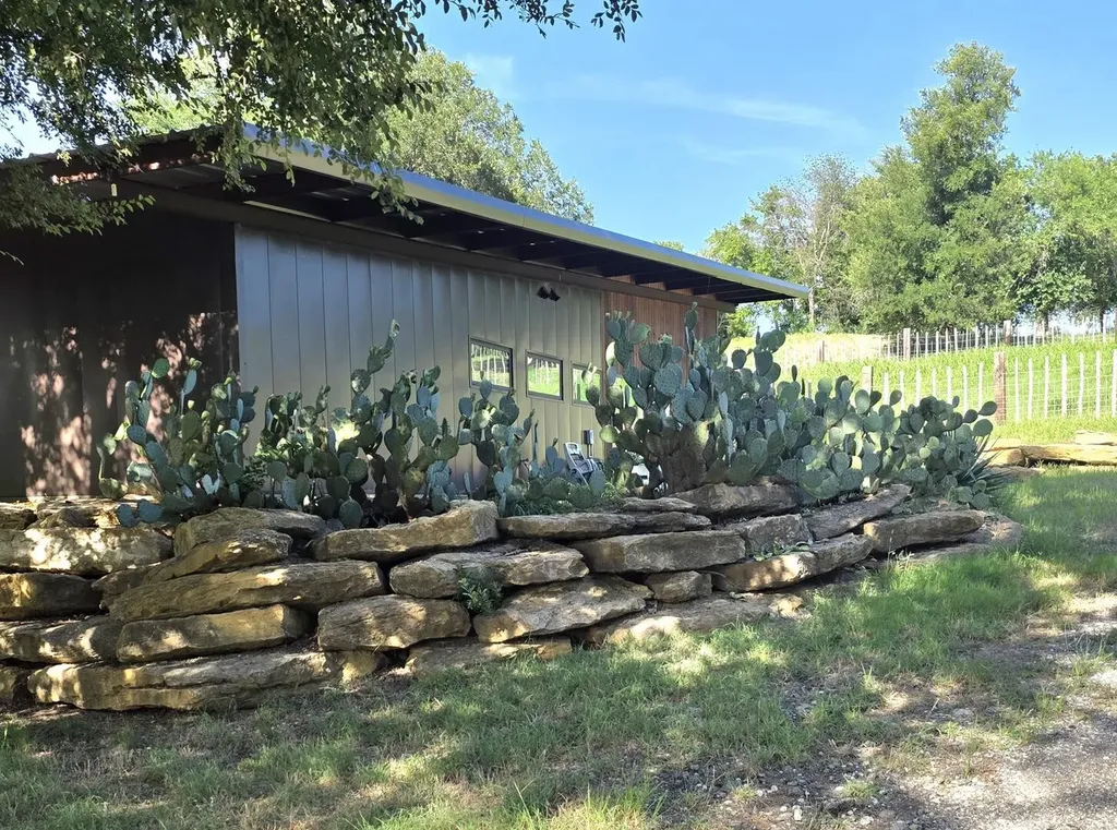 1746 S Fm 372 Gainesville TX 76240