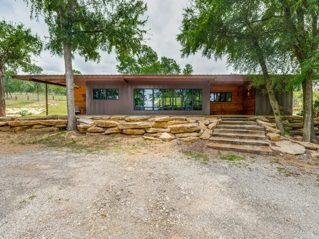 1746 S Fm 372 Gainesville TX 76240