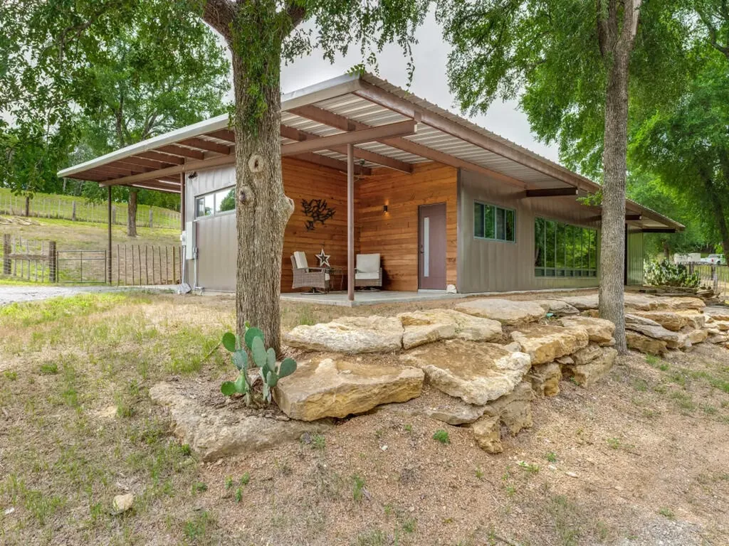 1746 S Fm 372 Gainesville TX 76240