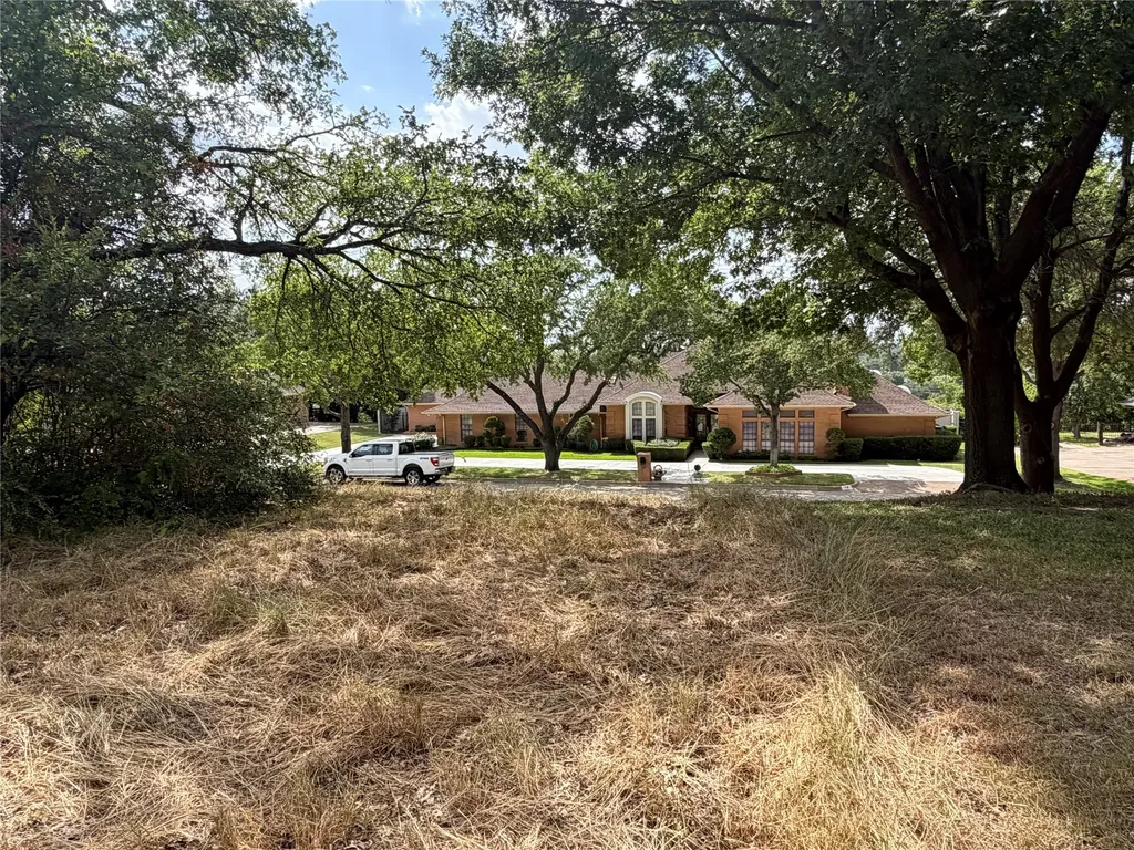 18 Thornhill Road Benbrook TX 76132