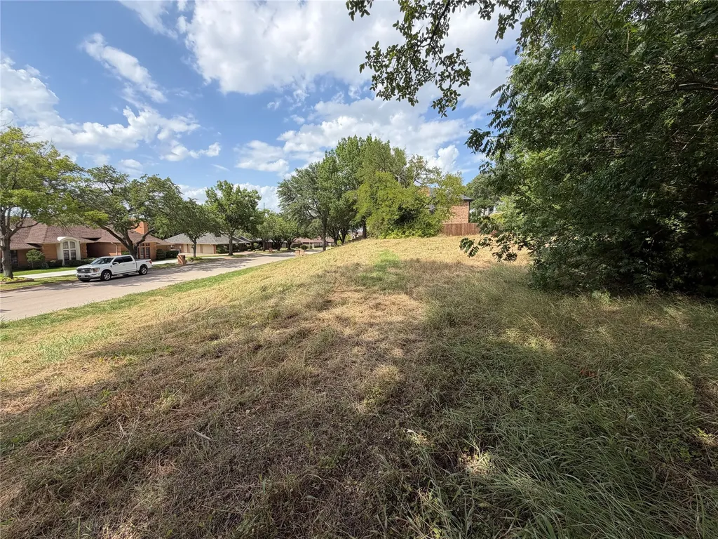 18 Thornhill Road Benbrook TX 76132