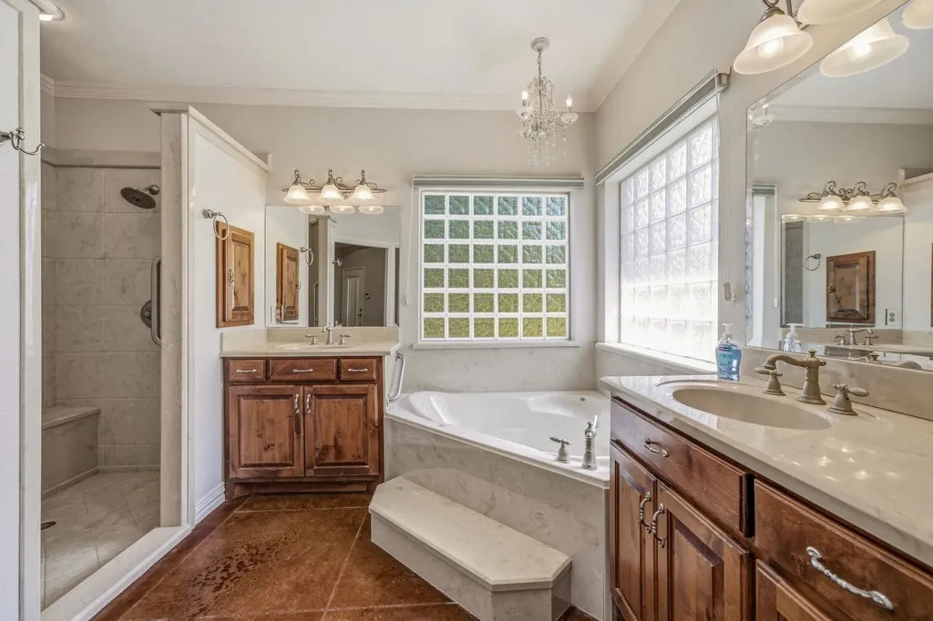 910 Mallard Pointe Drive Granbury TX 76049
