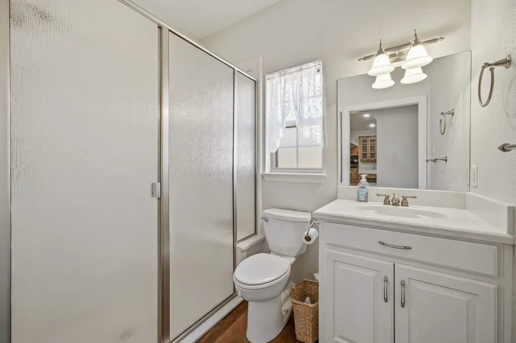 910 Mallard Pointe Drive Granbury TX 76049