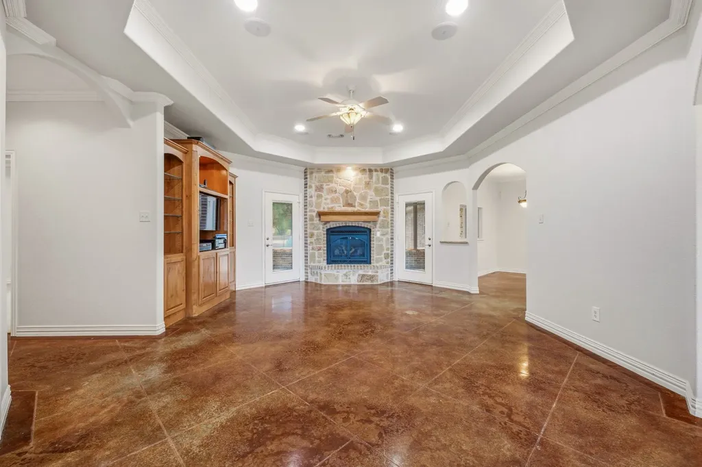 910 Mallard Pointe Drive Granbury TX 76049