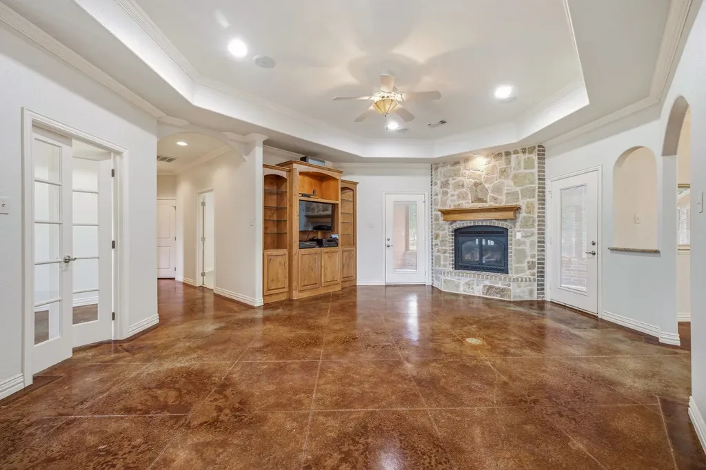 910 Mallard Pointe Drive Granbury TX 76049
