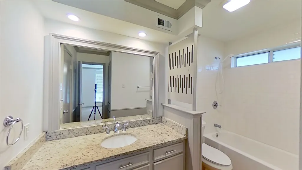3609 Stables Dallas TX 75229