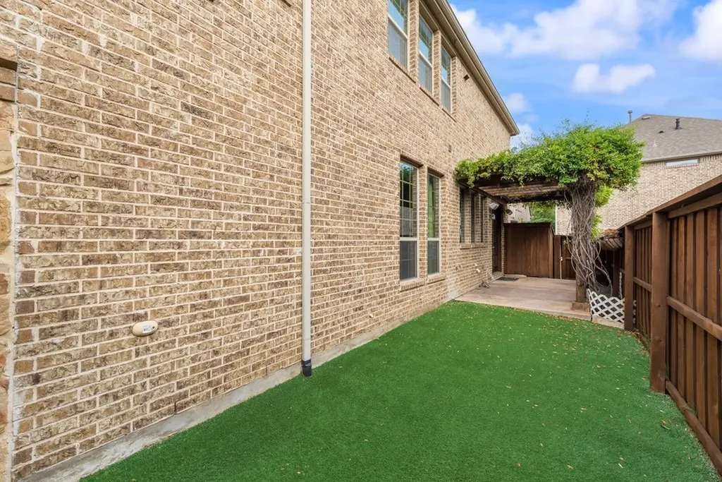 2518 Bill Moses Parkway Farmers Branch TX 75234