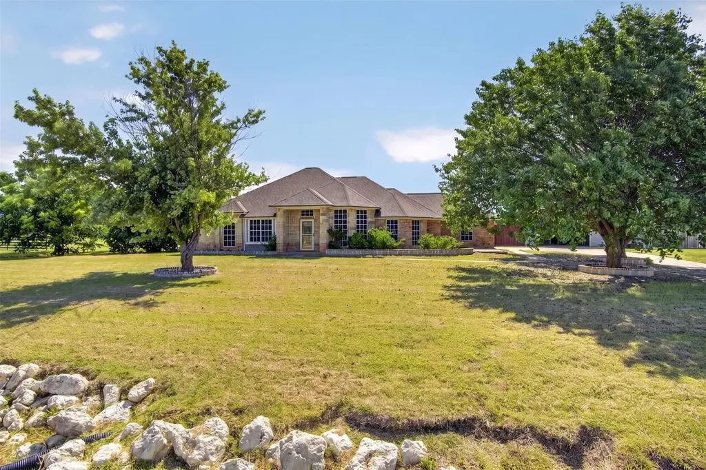 7851 Mavis Avenue Waxahachie TX 75167