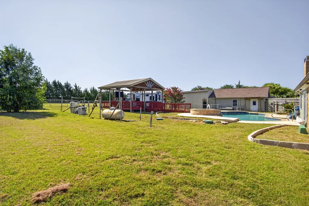 7851 Mavis Avenue Waxahachie TX 75167
