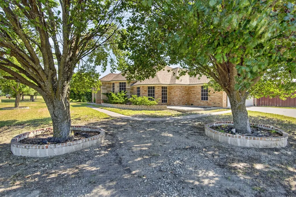 7851 Mavis Avenue Waxahachie TX 75167
