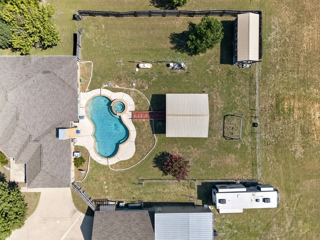 7851 Mavis Avenue Waxahachie TX 75167