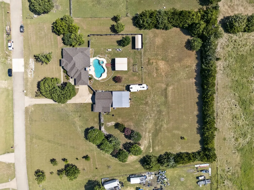 7851 Mavis Avenue Waxahachie TX 75167