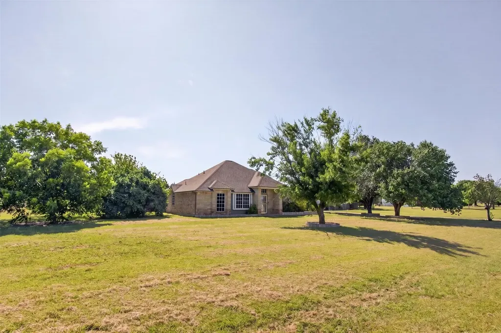7851 Mavis Avenue Waxahachie TX 75167