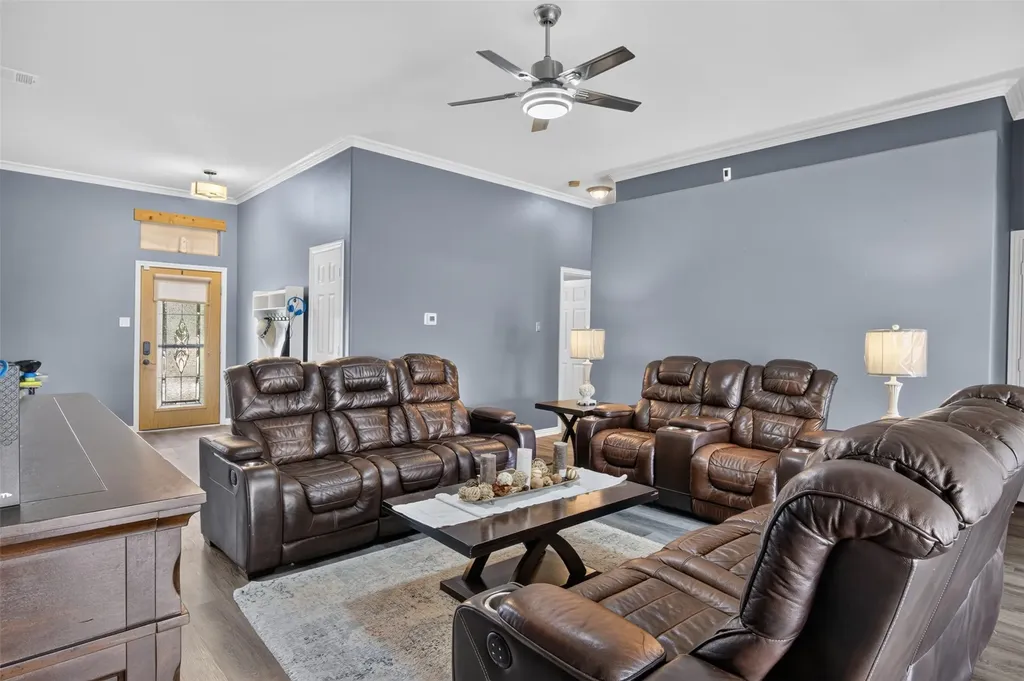 7851 Mavis Avenue Waxahachie TX 75167