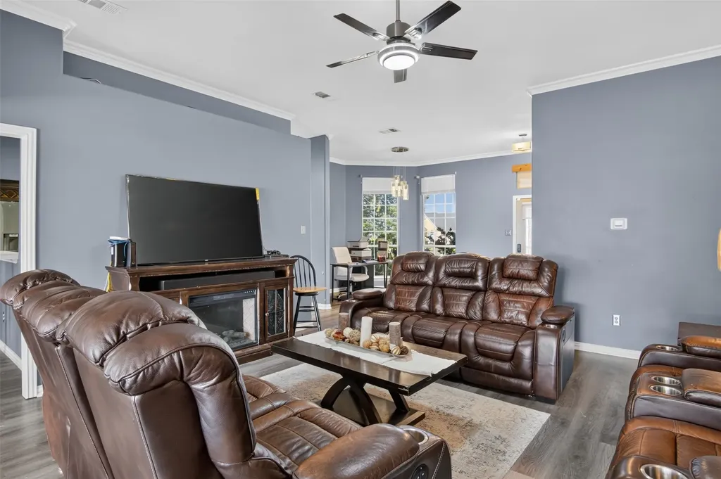 7851 Mavis Avenue Waxahachie TX 75167