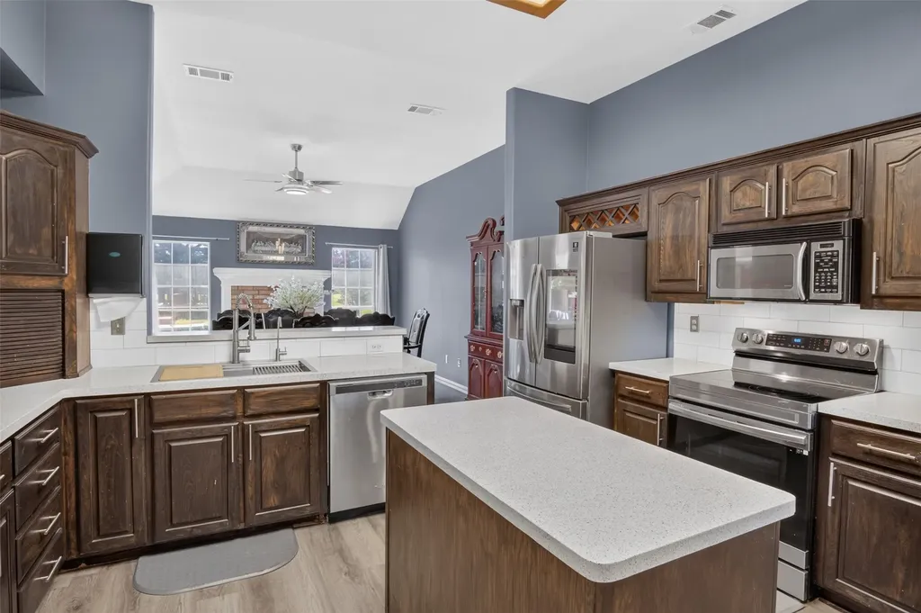 7851 Mavis Avenue Waxahachie TX 75167