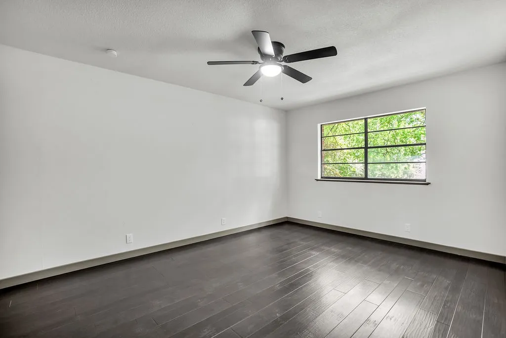 611 Cain Street Lake Dallas TX 75065