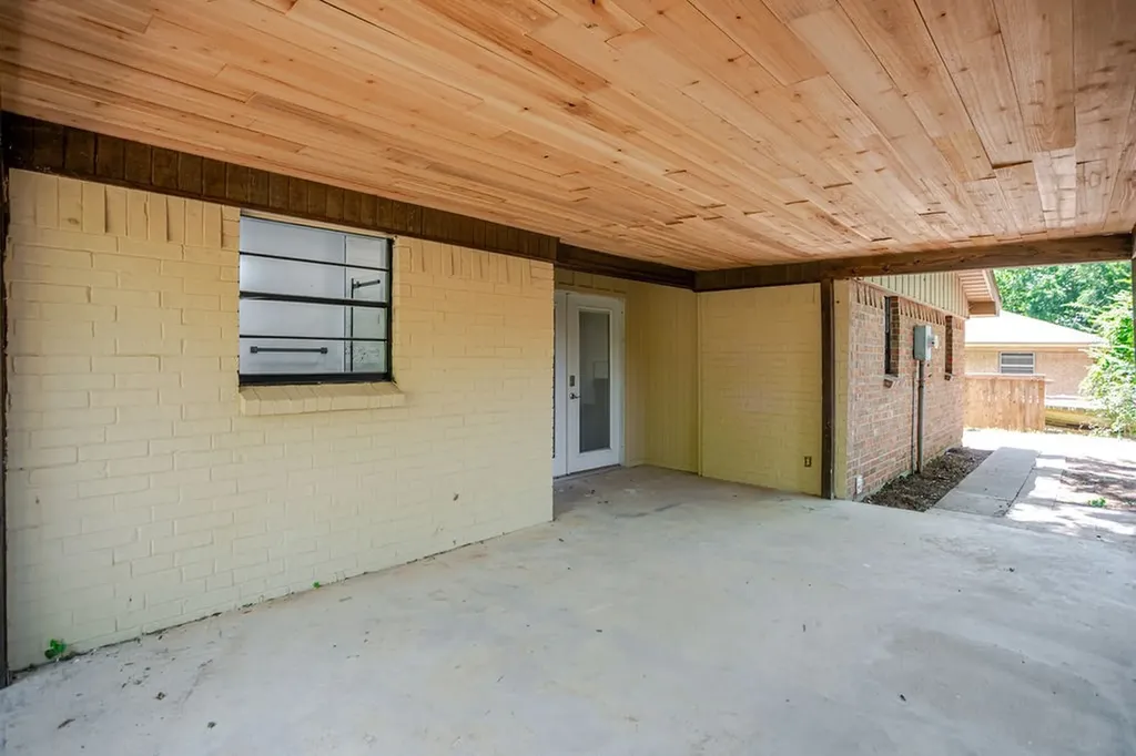 611 Cain Street Lake Dallas TX 75065