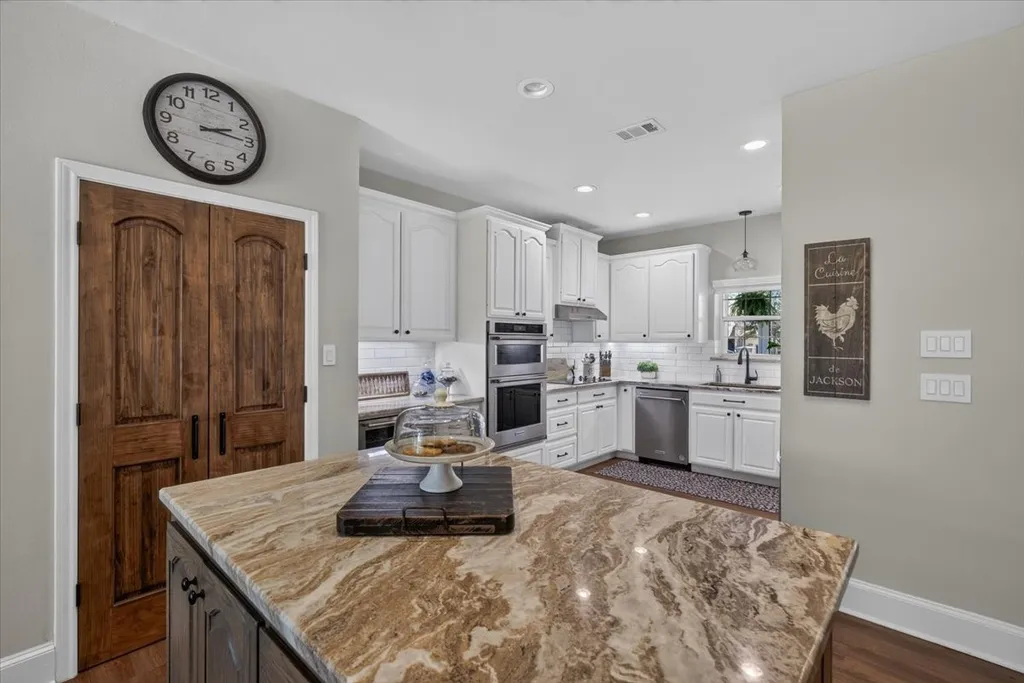 233 Saint Andrews Drive E Mabank TX 75156