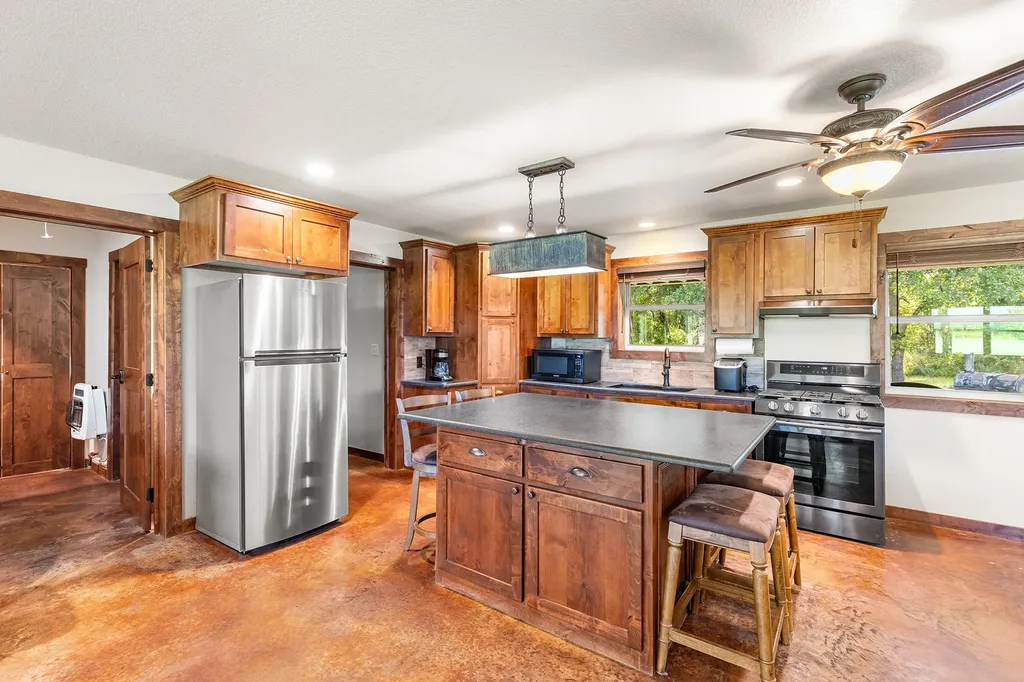10371 State Highway 148 Jacksboro TX 76458