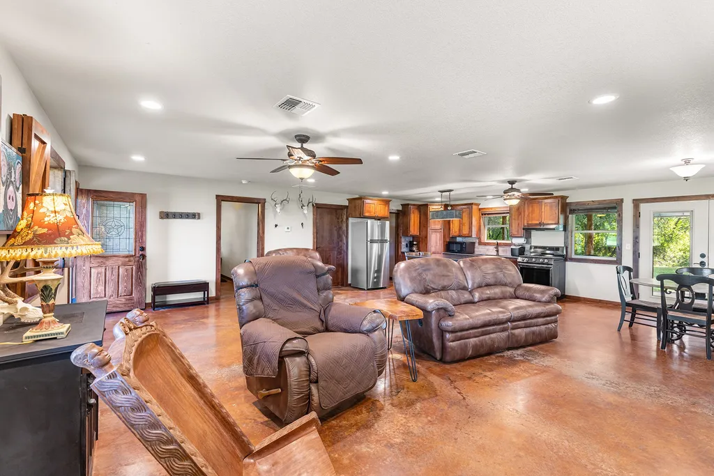 10371 State Highway 148 Jacksboro TX 76458