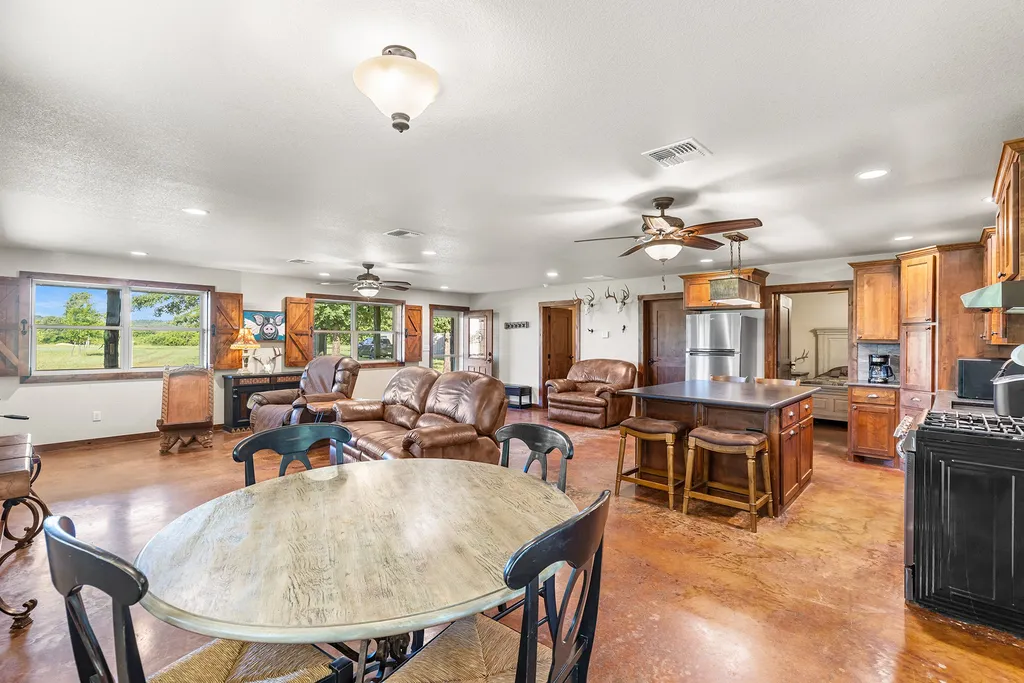 10371 State Highway 148 Jacksboro TX 76458