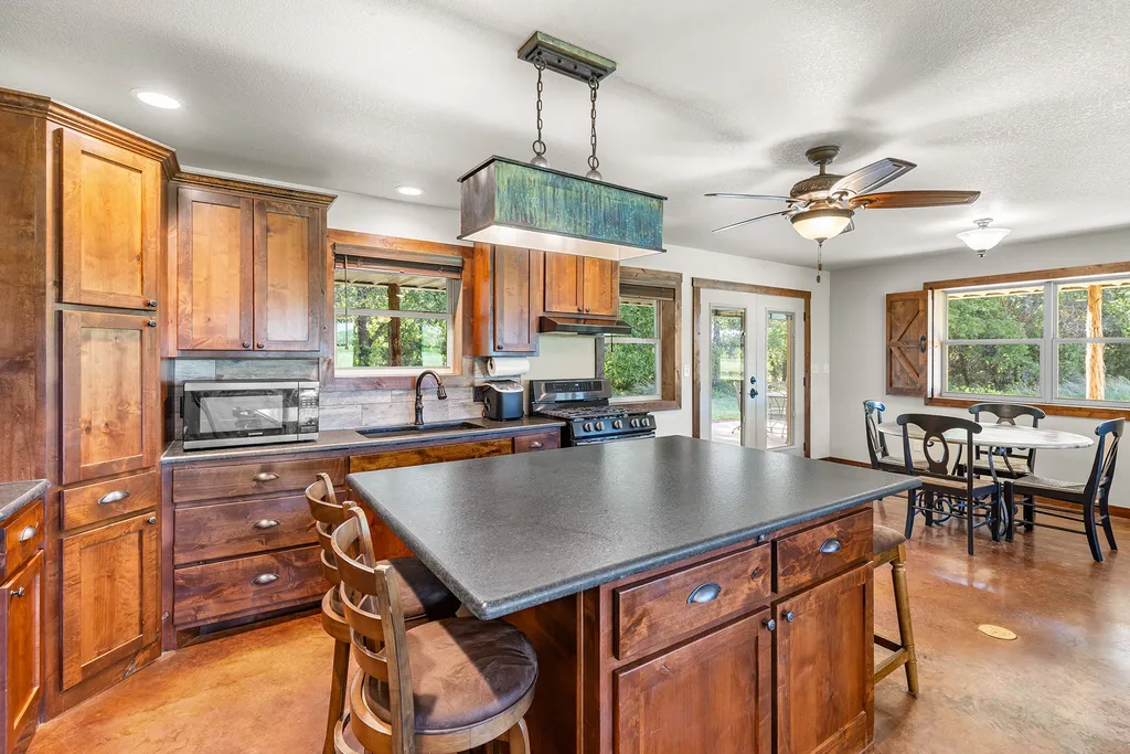 10371 State Highway 148 Jacksboro TX 76458