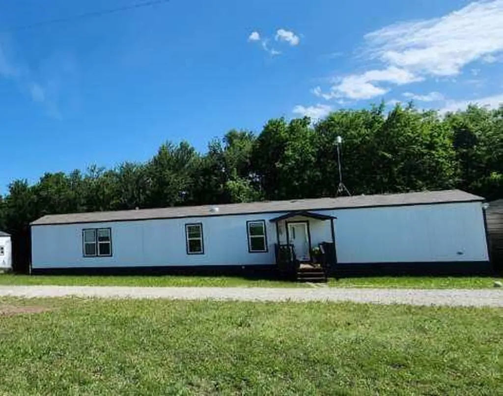 1660 Red Road Howe TX 75459