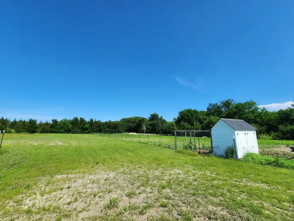 1660 Red Road Howe TX 75459
