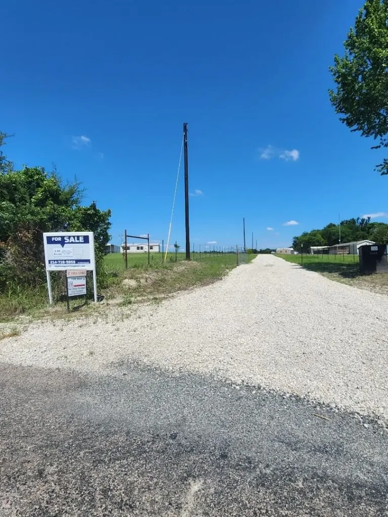 1660 Red Road Howe TX 75459