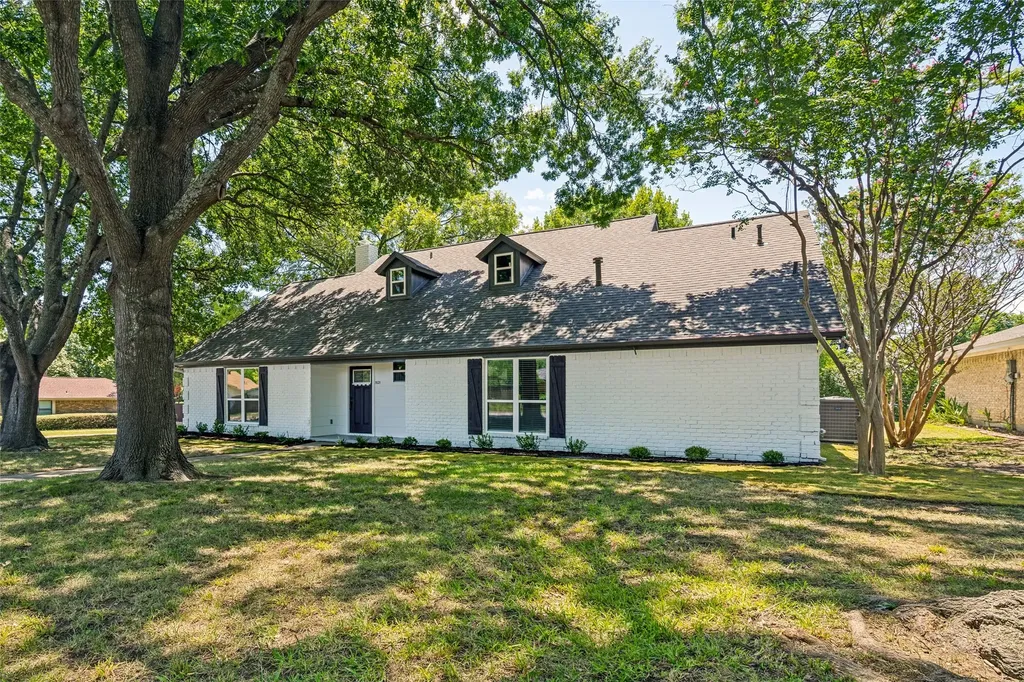 5121 Vera Cruz Drive Garland TX 75043