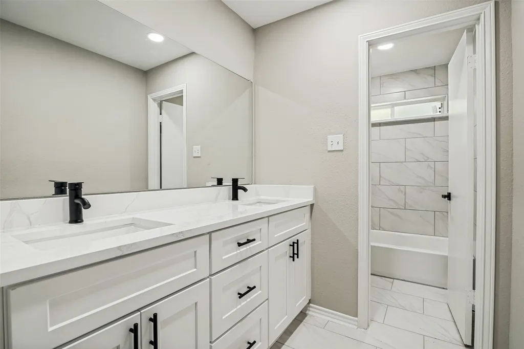 5121 Vera Cruz Drive Garland TX 75043