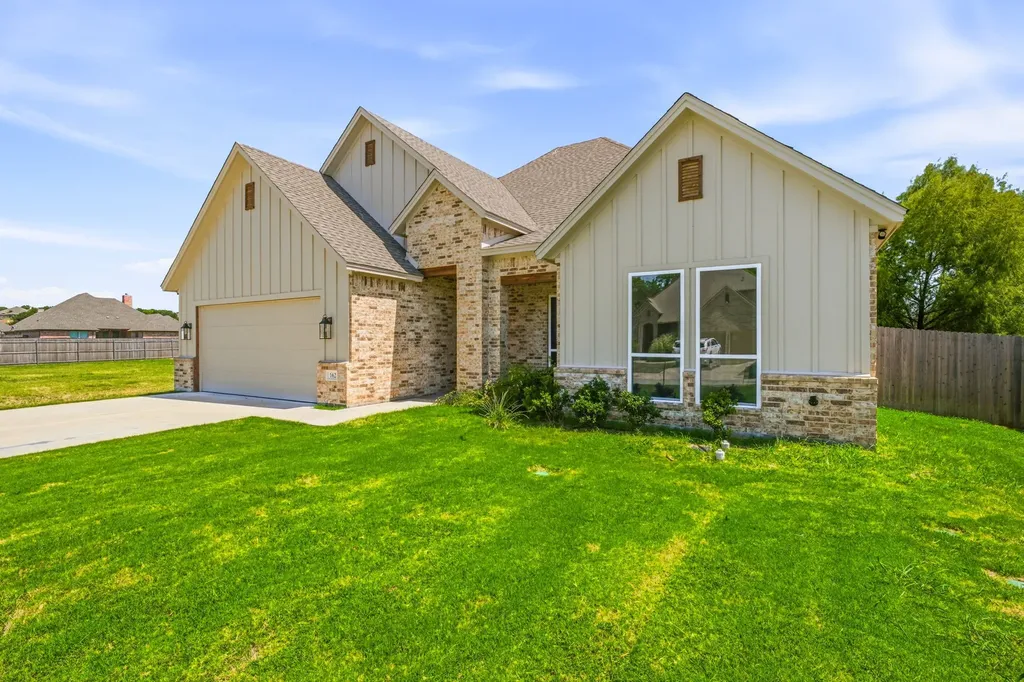 162 Breeders Drive Willow Park TX 76087