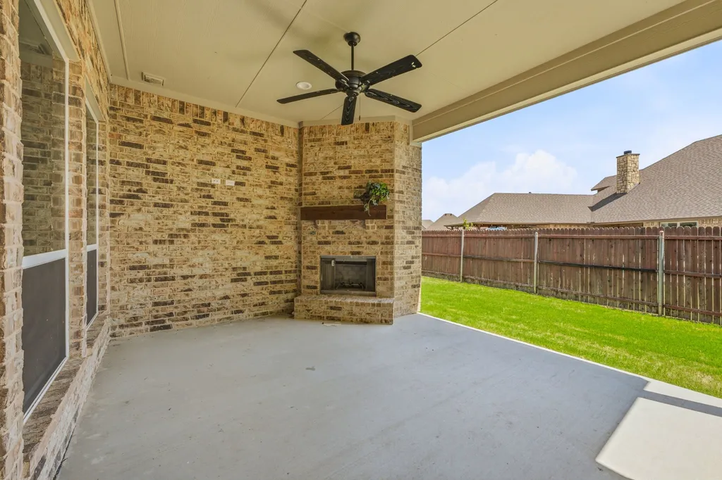 162 Breeders Drive Willow Park TX 76087