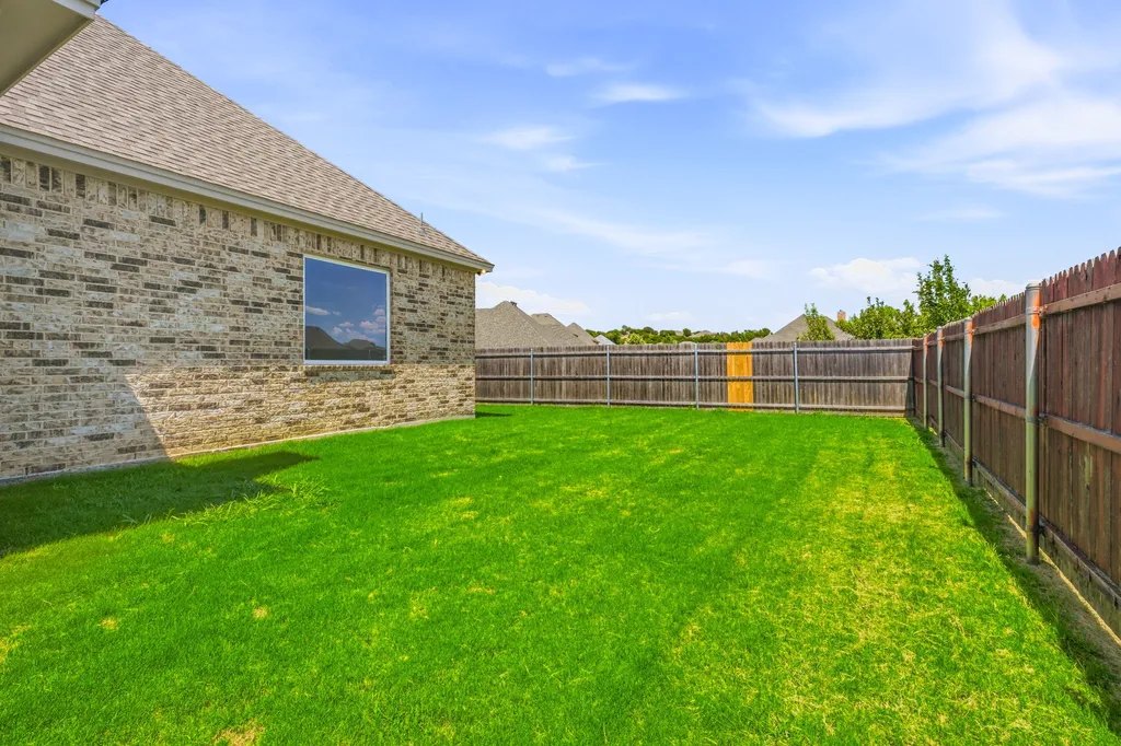 162 Breeders Drive Willow Park TX 76087