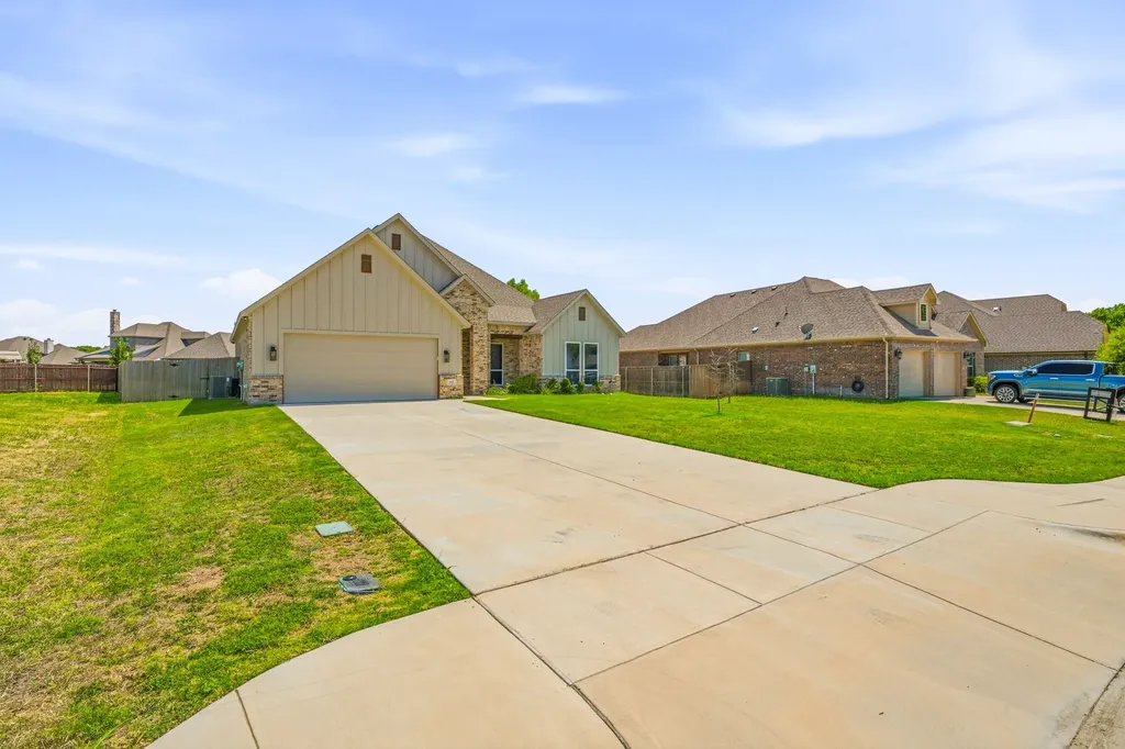 162 Breeders Drive Willow Park TX 76087