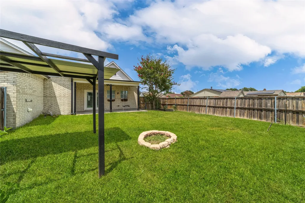 8306 Chesham Drive Rowlett TX 75088