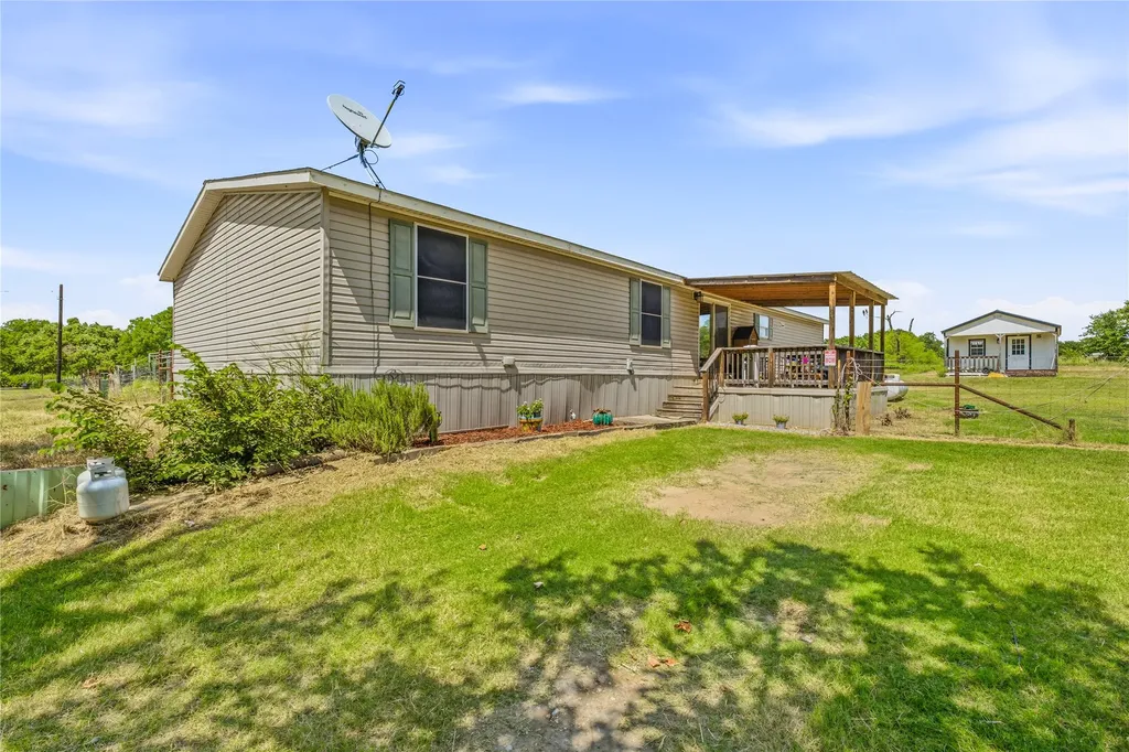 1407 County Road 3838 Bridgeport TX 76426