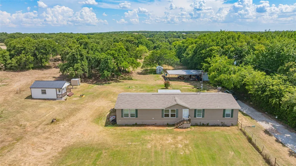 1407 County Road 3838 Bridgeport TX 76426