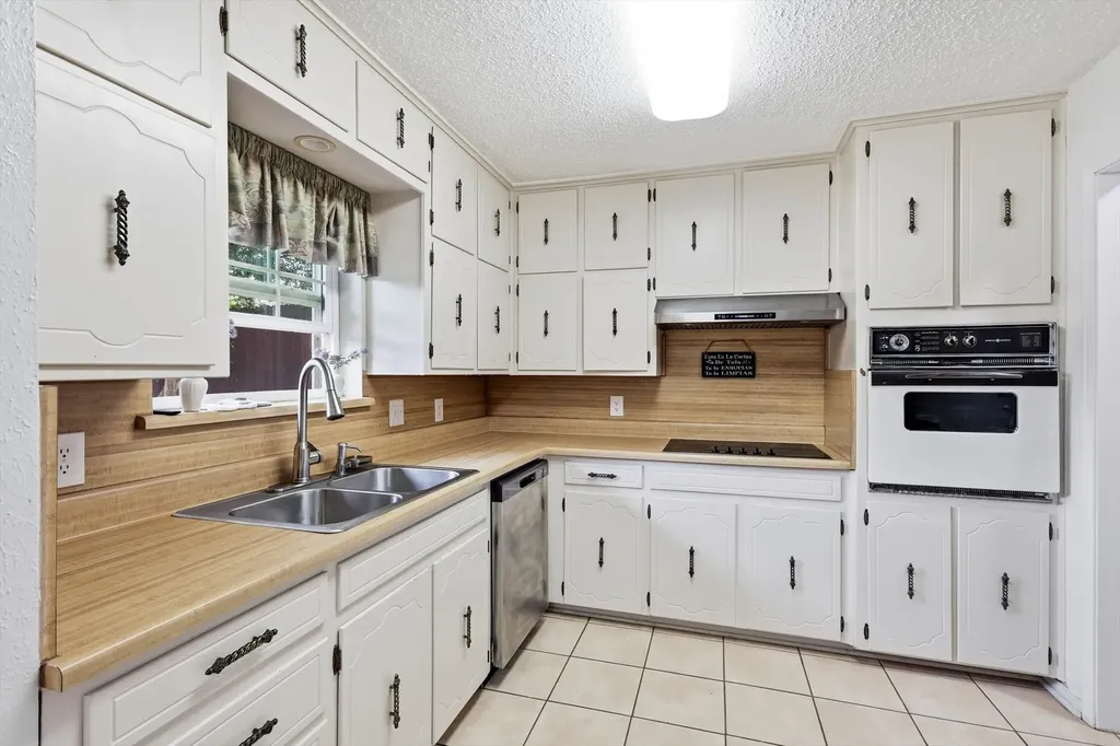 7713 Briarridge Court North Richland Hills TX 76182