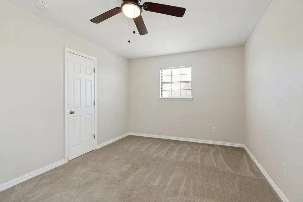 4220 Canyon Trail Lake Worth TX 76135